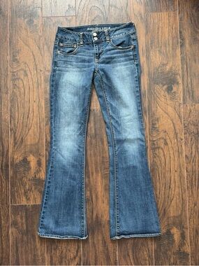 American Eagle Size 4 Artist Super Stretch Flare Jeans